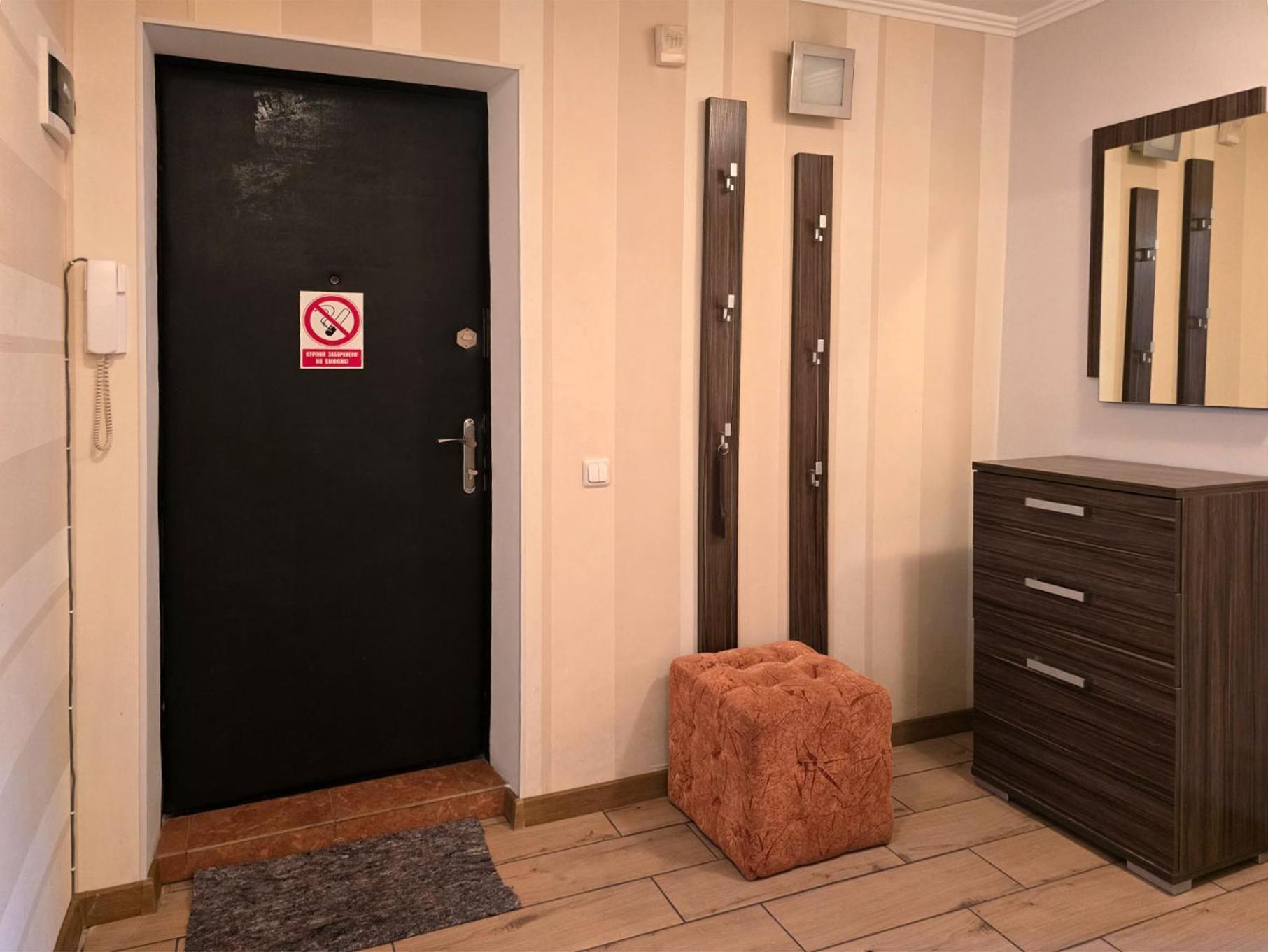 Home Hotel Apartments On Kontraktova Ploshcha Kyiv Exterior photo