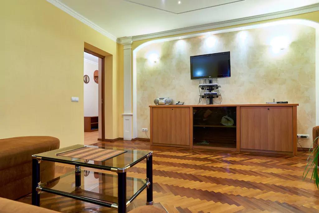 Home Hotel Apartments On Kontraktova Ploshcha Kyiv Exterior photo